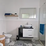 Elegant Terraced With Free Private Parking *