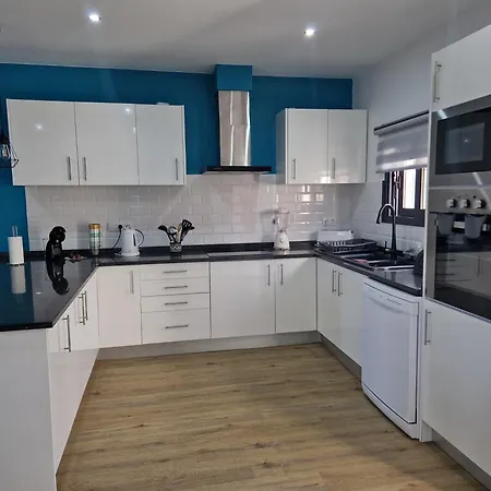 Hébergement de vacances E - Beautiful 2 Bedroom Terraced Machico (Madeira)