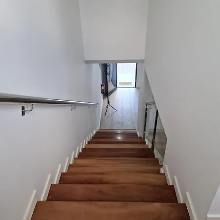 E - Beautiful 2 Bedroom Terraced Machico (Madeira)