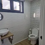 Elegant Terraced With Free Private Parking *
