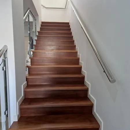 펜션 E - Elegant Terraced Home With Free Private Parking 마치코