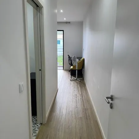 E - Elegant Terraced Home With Free Private Parking * 마치코