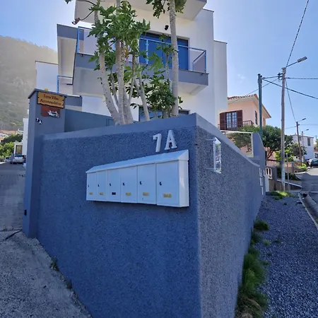 Nyaraló Elegant Terraced With Free Private Parking Machico