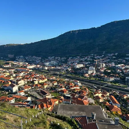Elegant Terraced With Free Private Parking * Machico (Madeira)