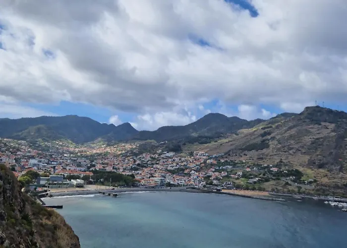 E - Elegant Terraced With Free Private Parking Сasa de vacaciones *