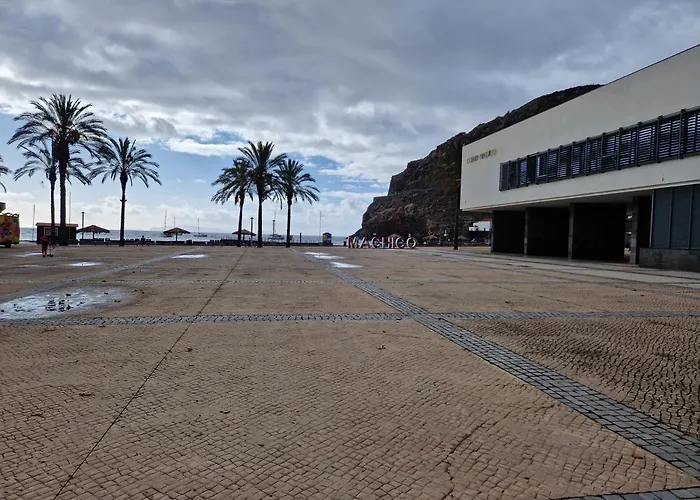 Elegant Terraced With Free Private Parking 別荘