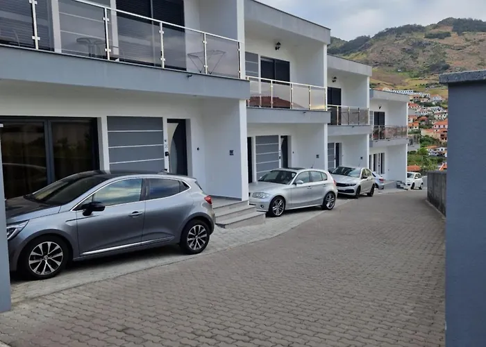 E - Elegant Terraced With Free Private Parking Сasa de vacaciones Machico (Madeira)