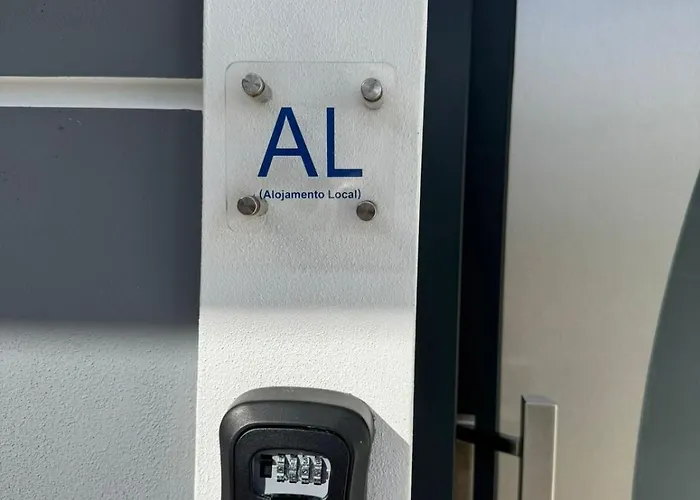 E - Elegant Terraced With Free Private Parking Сasa de vacaciones